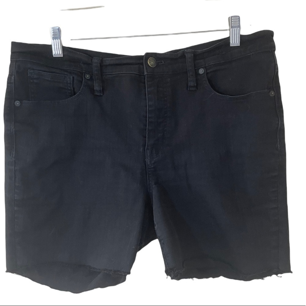 💛💛 4/$25 Madewell Solid Black 9” High Rise Denim Cut Offs/ sz 32